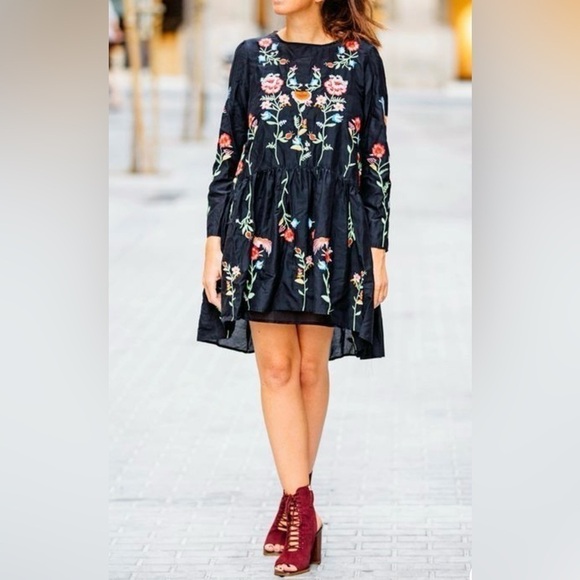 Philosophy Dresses & Skirts - Philosophy Floral Embroidered Long Sleeve Dress Womens Black Short Flowy Sz M